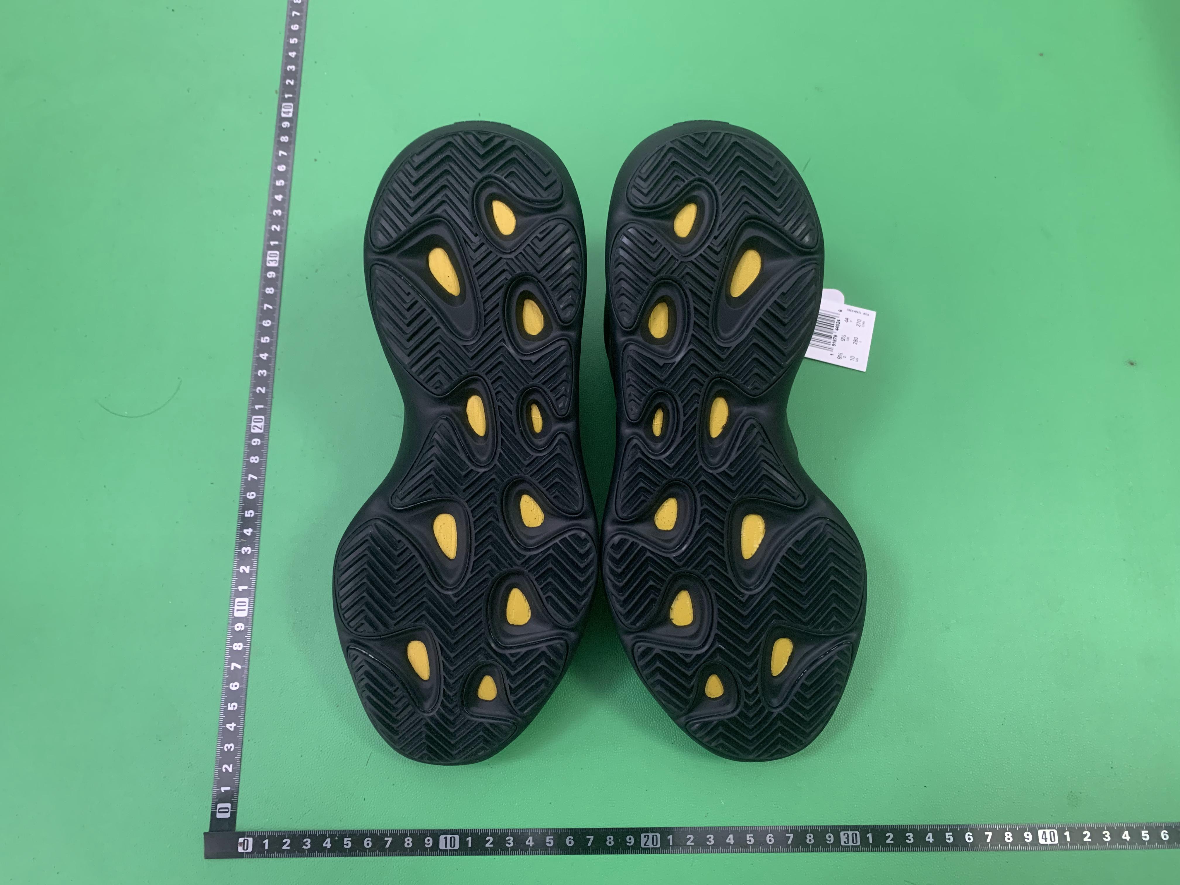 LW Batch Yeezy Boost 700 V3 -2