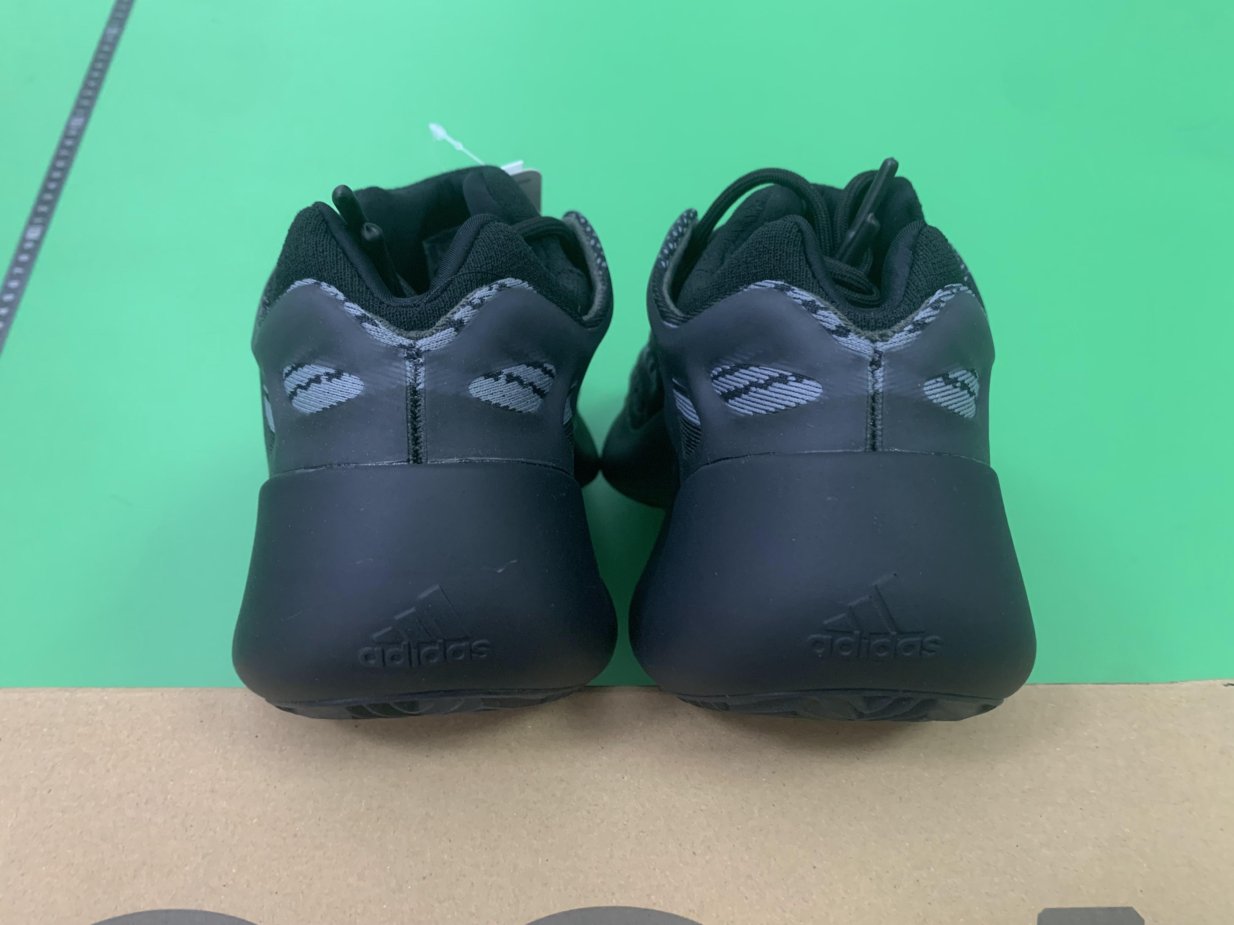 LW Batch Yeezy Boost 700 V3 -5