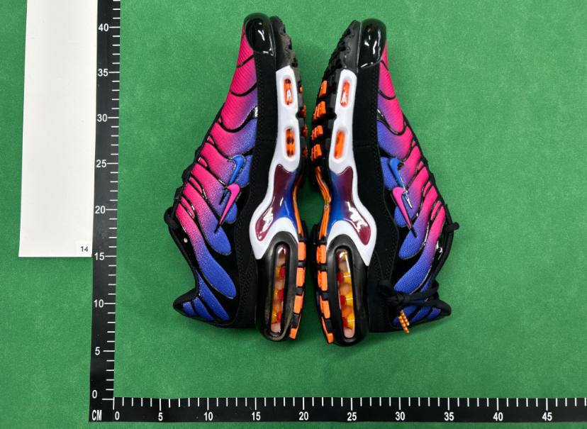  TN  Batch  NIKE AIR MAX PLUS  -3