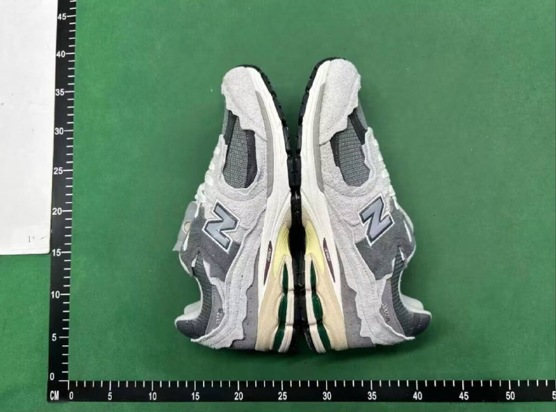 M  Batch  New Balance 2002R Protection Pack -1