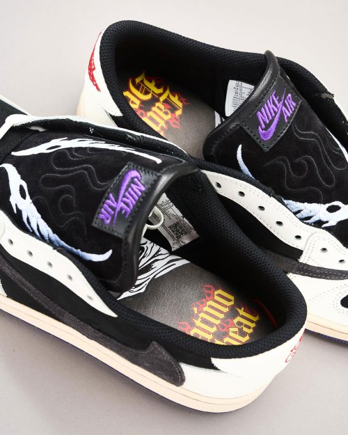 Dominik Mysterio Honors His “Real” Father With Travis Scott x Air Jordan 1 Low Customs(pic1)